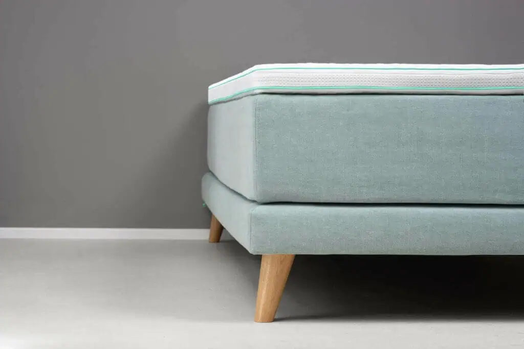 Isabelle by Bico Boxspringbett Crossroads Detail Holzfuss