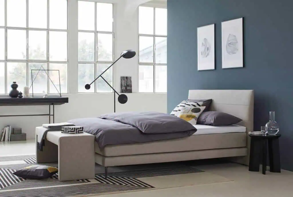 Isabelle by BICO Boxspringbett Matratze Moon TFK mit Decke und Kissen im Schlafzimmer eingerichtet