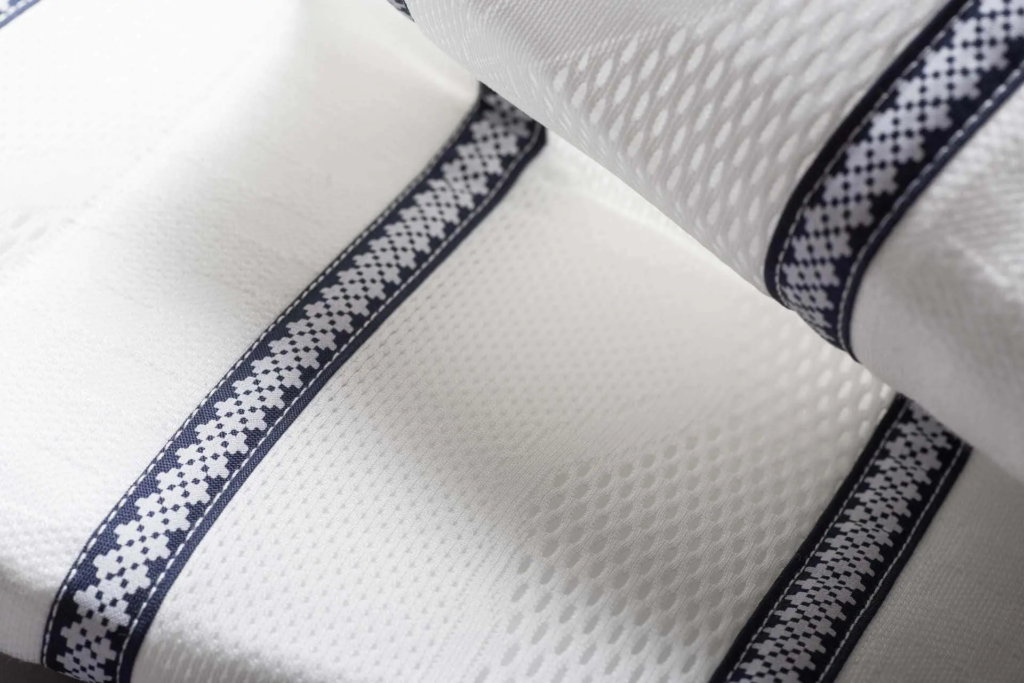 BICO Matratze Bodyfine Seitenkante mit luftdurchlässigen Netzgewebe