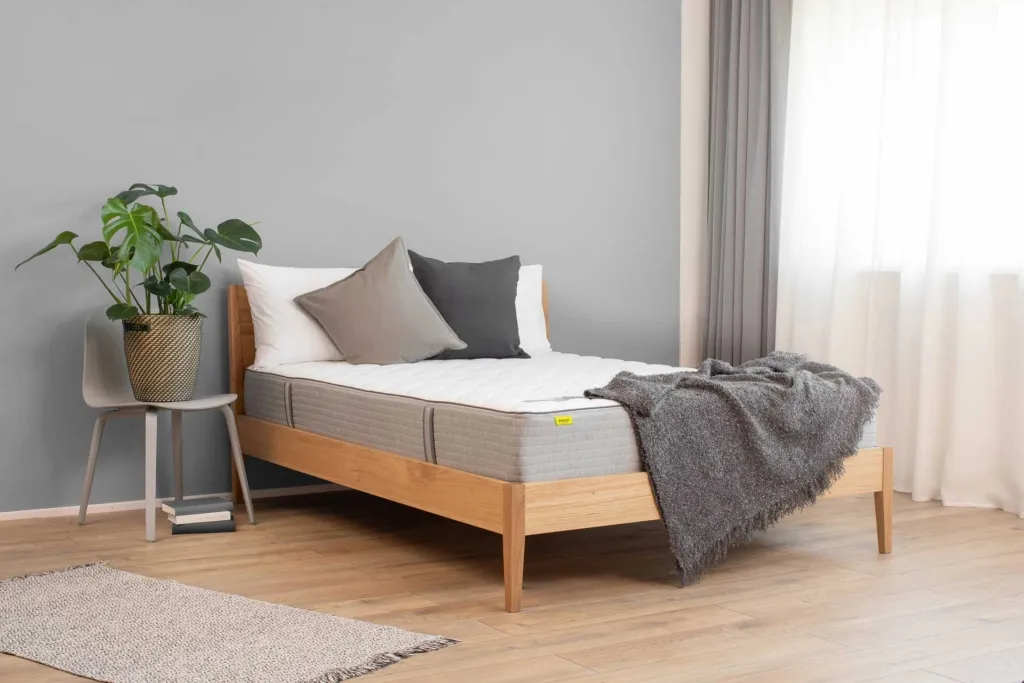 basics by BICO Matratze Modell 04 h1051 im Schlafzimmer eingerichtet