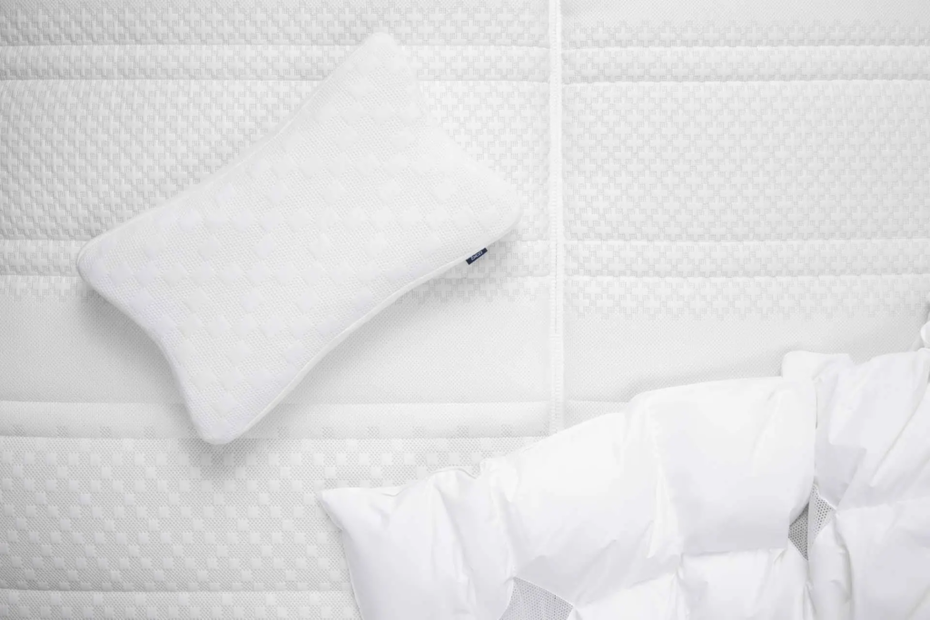 Selection by Bico Kissen VitaAdapt Kissen auf Matratze