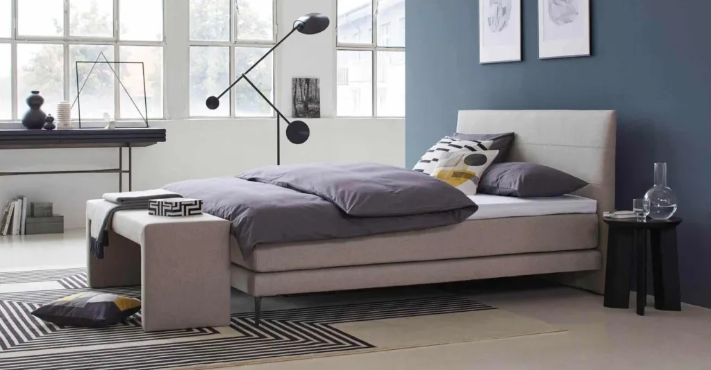 Isabelle by Bico Boxspringbett Legend dekoriert in Schlafzimmer